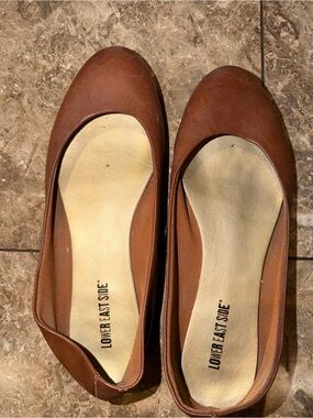 LOWER EAST SIDE Brown Leather Slip-On Ballet Flats